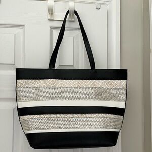 🌟🌟 NWOT Striped tote bag